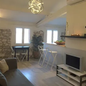 https://t2bis-intramuros-avignon-refait-a-neuf.fr-provencehotel.com